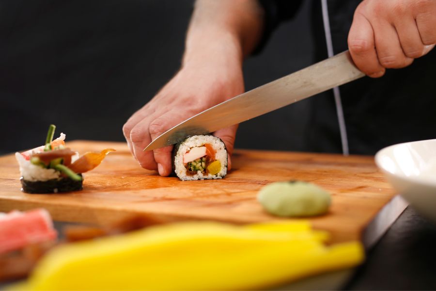 Przygotowywanie sushi - Sushi Friends Kraków